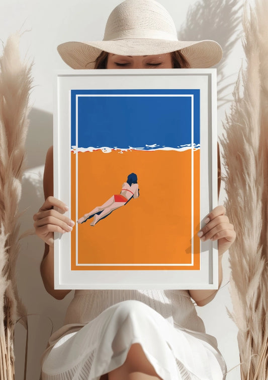 Kobieta na Plaży Patrząca w Morze Plakat